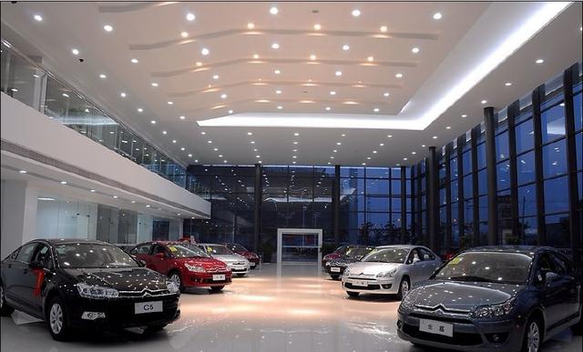 買車去4S店和二級(jí)代理經(jīng)銷商,哪個(gè)更劃算?后悔不早點(diǎn)知道