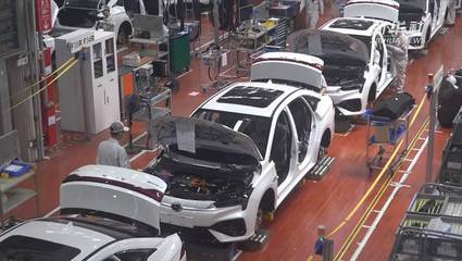 科技助力生產(chǎn) 中國(guó)新能源汽車駛向綠色未來